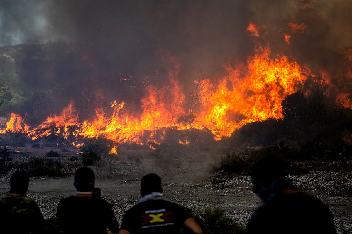 Cuaca Ekstrem Melanda Eropa: Gelombang Panas Capai 42°C, Yunani Dilanda Kebakaran Hutan